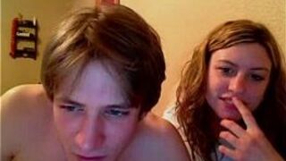 Pretty Girl Sucking boyfriend on webcam - porn video