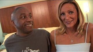 Milf gets banged by big black dick in Mature Interracial Video - porn video